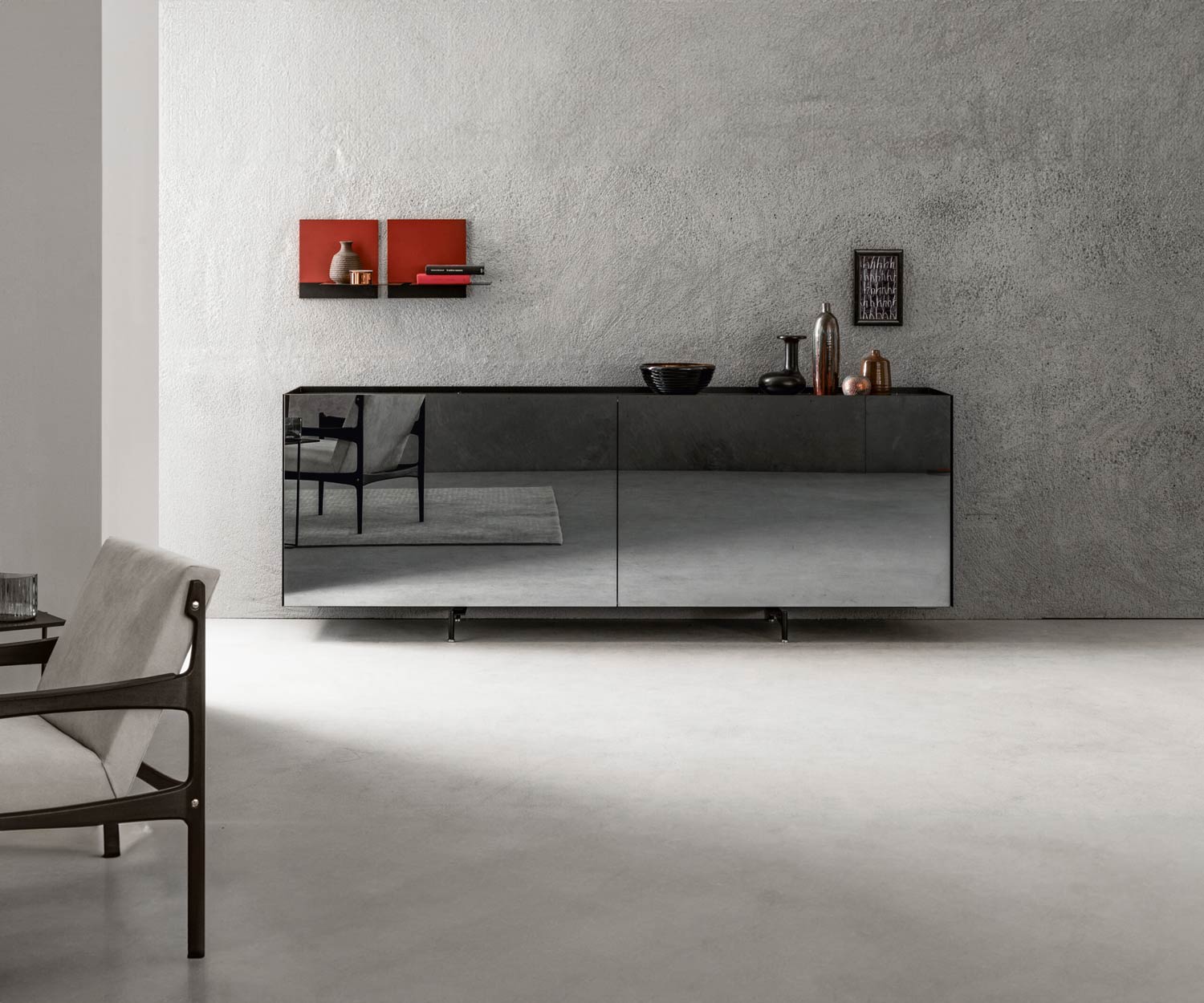 Minimalistisches Esszimmer mit Design Spiegelglas Sideboard